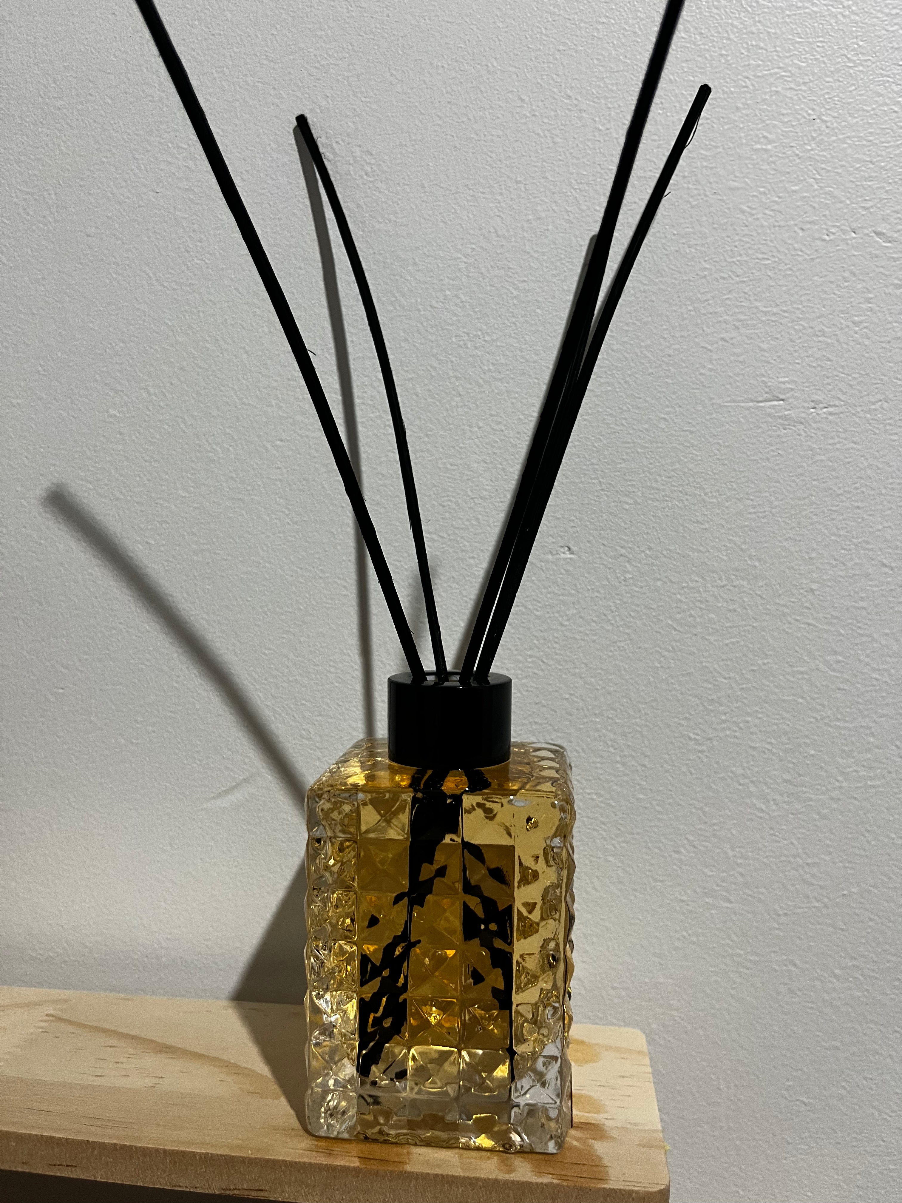 Ambered Sandalwood reed diffuser